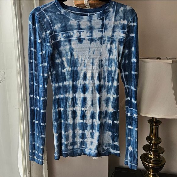 lululemon athletica Tops - 5 held- Rare VITASEA Lululemon Promenade long sleeve T shirts hip length